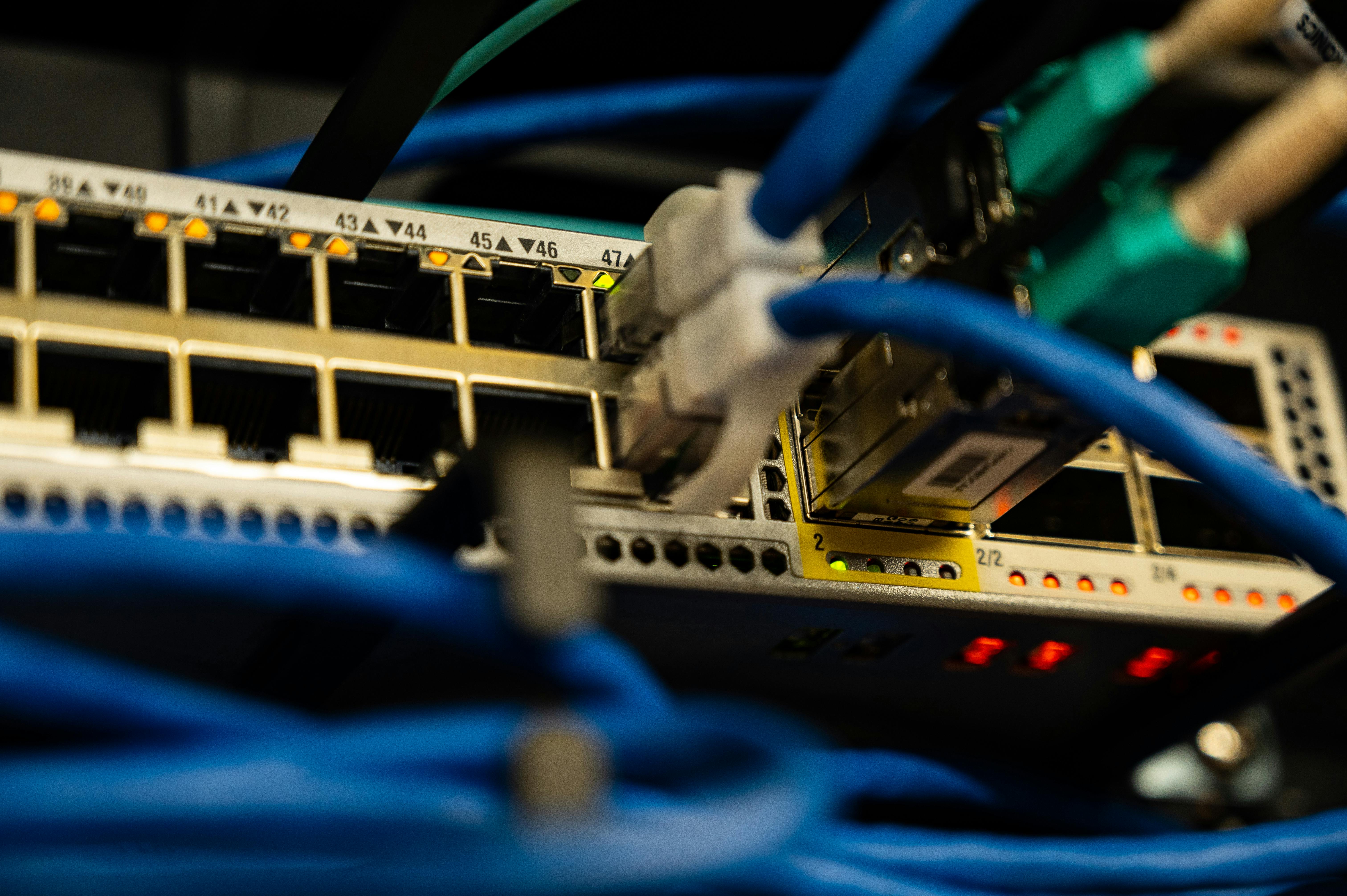 Patchpanel und strukturierte Netzwerkverkabelung